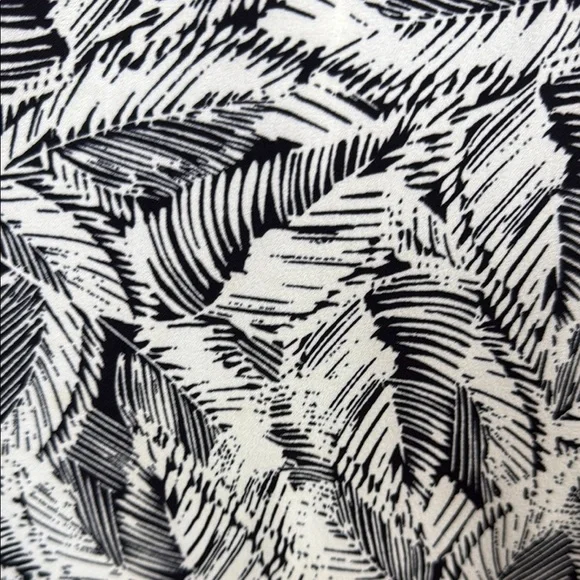 Banana Republic Black and Cream Tropical Print Jumpsuit, Size 6 - Picture 5 of 8